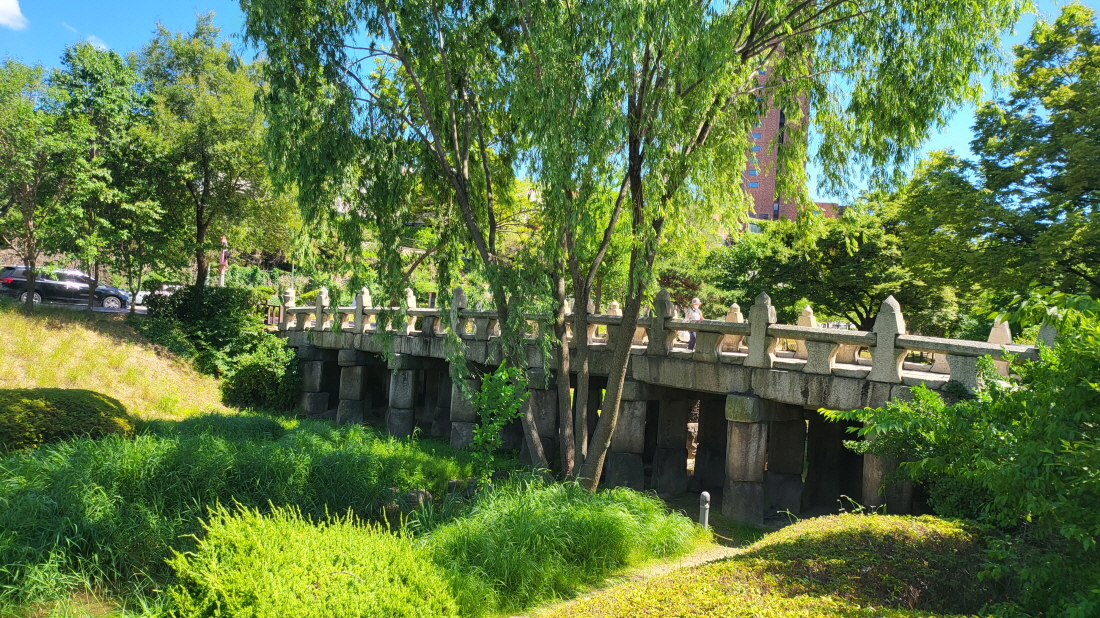 チャンチュンダン(奨忠壇)公園(スピョギョ(水標橋))